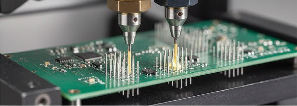 Selective soldering machine precisely joining through-hole components