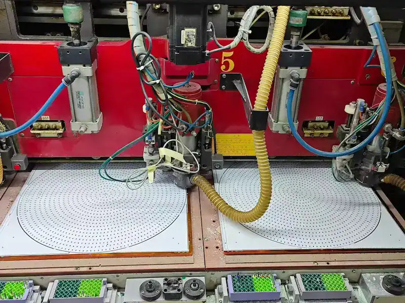 Multi-spindle CNC drilling machine for high-speed PCB prototype hole processing